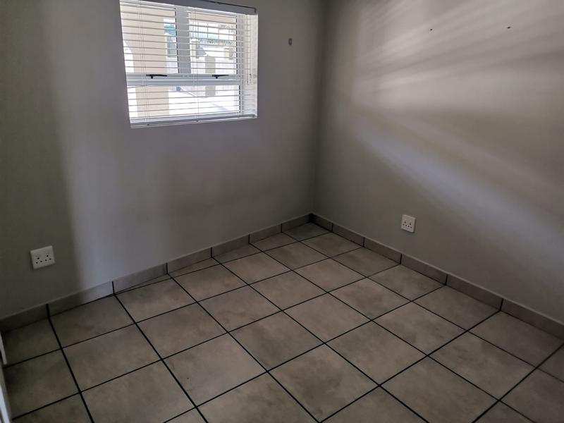 To Let 2 Bedroom Property for Rent in Island View Western Cape